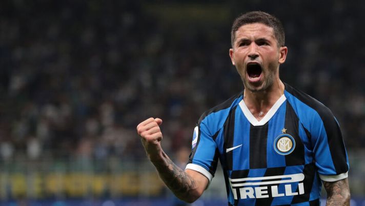 MILAN, ITALY - AUGUST 26: Stefano Sensi of FC Internazionale celebrates his goal during the Serie A match between FC Internazionale and US Lecce at Stadio Giuseppe Meazza on August 26, 2019 in Milan, Italy. (Photo by Emilio Andreoli/Getty Images) Sette buone notizie per la prossima: le due scelte di Conte, l’attacco della Roma, Lukaku- immagine 1
