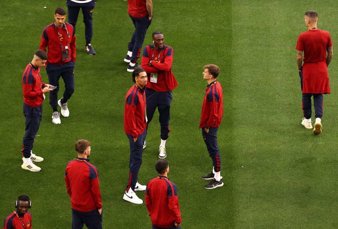 La Roma sul prato della Puskas Arena. Domani la finale – FOTO GALLERY - immagine 15