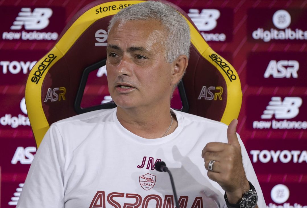 Roma, la conferenza stampa di Mourinho prima della Juventus – FOTO GALLERY - immagine 14