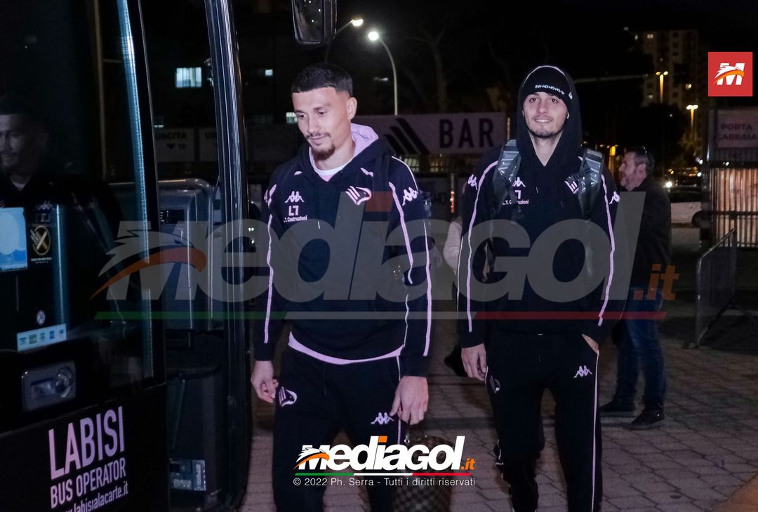 FOTO Perugia-Palermo, i rosanero in partenza dallo stadio “Renzo Barbera” (Gallery) - immagine 17