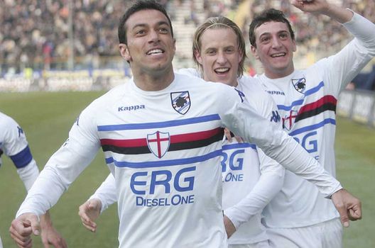 Fabio Quagliarella potrebbe tornare a vestire la maglia della Sampdoria, ma c'è ancora una lieve distanza tra le due squadre 