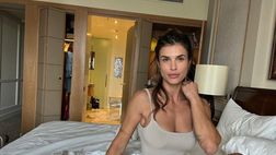 Elisabetta Canalis, il buongiorno manda in delirio i fan: lo scatto dell’ex velina