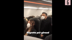 VIDEO “Olivier, forza Inter”: Giroud risponde così al tifoso dell’Inter in aereo