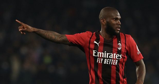 Franck Kessié (centrocampista AC Milan) qui durante Napoli-Milan 0-1 (Serie A 2021-2022) | News (Getty Images) Franck Kessié AC Milan Napoli-Milan 0-1 Serie A 2021-2022