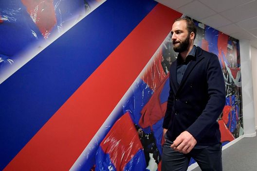 Higuain (getty images) Higuain (getty images)
