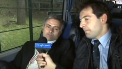 VIDEO / 16-5-2010 – Inter: 18° Scudetto a Siena, Mourinho lo commenta sdraiato sul bus