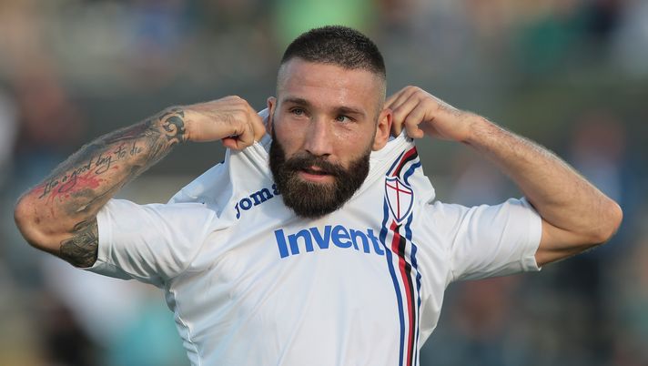 BERGAMO, ITALY - OCTOBER 07: Lorenzo Tonelli of UC Sampdoria looks on during the Serie A match between Atalanta BC and UC Sampdoria at Stadio Atleti Azzurri d'Italia on October 7, 2018 in Bergamo, Italy. (Photo by Emilio Andreoli/Getty Images) Tonelli, a volte ritornano: è fatta per il difensore che diventò un goleador da fanta - immagine 1