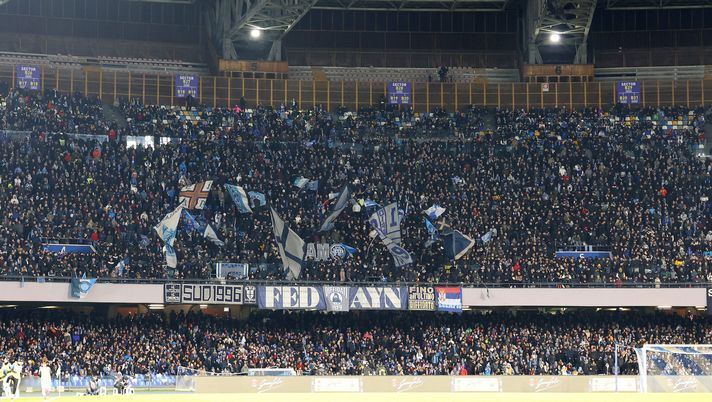 UFFICIALE – Multa di 3000 euro al Napoli: il lancio della bottiglietta costa caro - immagine 1