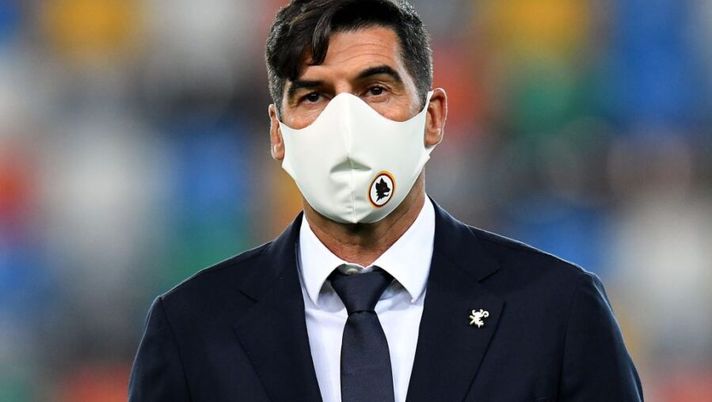 UDINE, ITALY - OCTOBER 03: Paulo Fonseca head coach of AS Roma looks on before the Serie A match between Udinese Calcio and AS Roma at Dacia Arena on October 03, 2020 in Udine, Italy. (Photo by Alessandro Sabattini/Getty Images) Fonseca: “Mirante out, quando rientra Spinazzola! Domani farò un paio di cambi” - immagine 1