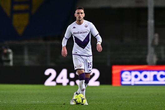 VERONA, ITALY - FEBRUARY 27: Aleksa Terzic of ACF Fiorentina in action during the Serie A match between Hellas Verona and ACF Fiorentina at Stadio Marcantonio Bentegodi on February 27, 2023 in Verona, . (Photo by Alessandro Sabattini/Getty Images) Tour de force Fiorentina: Italiano pensa al turnover. E stasera…- immagine 2