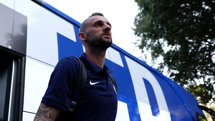 FERRARA, ITALY - JULY 16: Marcelo Brozovic of FC Internazionale arrives at Stadio Paolo Mazza ahead of the Pre-Season Friendly match between FC Internazionale v Monaco on July 16, 2022 in Ferrara, Italy. (Photo by FC Internazionale/Inter via Getty Images) Corsport: “Inter, per Brozovic un pizzico di pessimismo. Acciaccati altri 2” - immagine 1