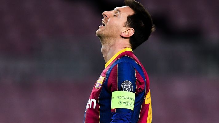 BARCELONA, SPAIN - DECEMBER 08: Lionel Messi of FC Barcelona shows his dejection during the UEFA Champions League Group G stage match between FC Barcelona and Juventus at Camp Nou on December 08, 2020 in Barcelona, Spain. Sporting stadiums around Spain remain under strict restrictions due to the Coronavirus Pandemic as Government social distancing laws prohibit fans inside venues resulting in games being played behind closed doors. (Photo by David Ramos/Getty Images) BARCELONA, SPAIN - DECEMBER 08: Lionel Messi of FC Barcelona shows his dejection during the UEFA Champions League Group G stage match between FC Barcelona and Juventus at Camp Nou on December 08, 2020 in Barcelona, Spain. Sporting stadiums around Spain remain under strict restrictions due to the Coronavirus Pandemic as Government social distancing laws prohibit fans inside venues resulting in games being played behind closed doors. (Photo by David Ramos/Getty Images)