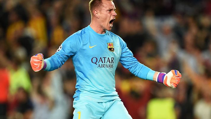 BARCELONA, SPAIN - MAY 06: Goalkeeper Marc-Andre ter Stegen of Barcelona celebates as teammate Lionel Messi scores the opening goal during the UEFA Champions League Semi Final, first leg match between FC Barcelona and FC Bayern Muenchen at Camp Nou on May 6, 2015 in Barcelona, Spain. (Photo by Matthias Hangst/Bongarts/Getty Images) BARCELONA, SPAIN - MAY 06: Goalkeeper Marc-Andre ter Stegen of Barcelona celebates as teammate Lionel Messi scores the opening goal during the UEFA Champions League Semi Final, first leg match between FC Barcelona and FC Bayern Muenchen at Camp Nou on May 6, 2015 in Barcelona, Spain. (Photo by Matthias Hangst/Bongarts/Getty Images)