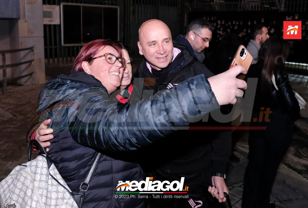 FOTO Ascoli-Palermo, i rosanero in partenza dallo stadio “Renzo Barbera” (Gallery) - immagine 10