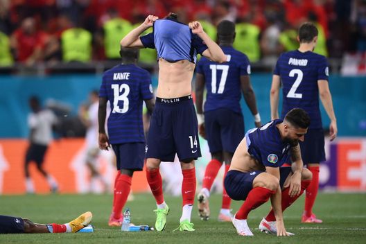 BUCHAREST, ROMANIA - JUNE 28: Adrien Rabiot and Olivier Giroud of France look dejected after team mate Kylian Mbappe (not pictured) misses their side's decisive penalty during the UEFA Euro 2020 Championship Round of 16 match between France and Switzerland at National Arena on June 28, 2021 in Bucharest, Romania. (Photo by Daniel Mihailescu - Pool/Getty Images) BUCHAREST, ROMANIA - JUNE 28: Adrien Rabiot and Olivier Giroud of France look dejected after team mate Kylian Mbappe (not pictured) misses their side's decisive penalty during the UEFA Euro 2020 Championship Round of 16 match between France and Switzerland at National Arena on June 28, 2021 in Bucharest, Romania. (Photo by Daniel Mihailescu - Pool/Getty Images)