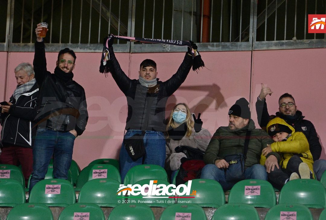 FOTO, i tifosi allo stadio per Palermo – Monopoli 2-1 (Gallery) - immagine 25