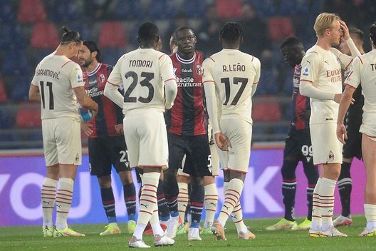 Milan-Bologna, frame del match. Milan-Bologna, frame del match.