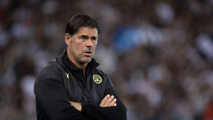 UDINE, ITALY - SEPTEMBER 04: Andrea Sottil, Manager of Udinese Calcio looks on during the Serie A match between Udinese Calcio and AS Roma at Dacia Arena on September 04, 2022 in Udine, Italy. (Photo by Emmanuele Ciancaglini/Getty Images) Sottil: “Uno stop in difesa! Pereyra è un grattacapo, Ehizibue, Udogie, Samardzic e Becao…” - immagine 1