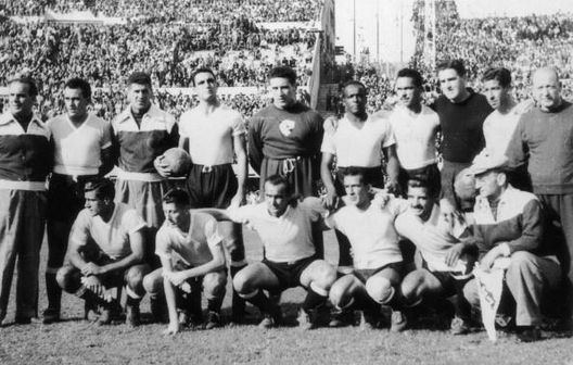  Juan Alberto Schiaffino con la Nazionale dell'Uruguay (GETTY Images) 