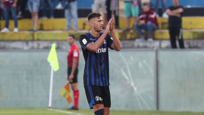 PISA, ITALY - OCTOBER 02: Lorenzo Lucca of Pisa during the Serie B match between Pisa and Reggina at Arena Garibaldi on October 02, 2021 in Pisa, Italy. (Photo by Maurizio Lagana/Getty Images) Mercato – Lucca si avvicina: prestito con diritto di riscatto - immagine 1