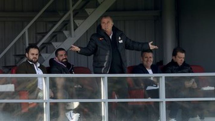 Fatih Terim sente il derby con il Fenerbahce e striglia il Galatasaray anche in amichevole! Fatih Terim sente il derby con il Fenerbahce e striglia il Galatasaray anche in amichevole! - immagine 1