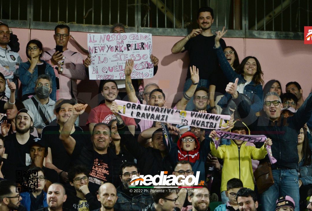 Fototifo, i tifosi allo stadio per Palermo-Virtus Entella 2-2 (gallery) - immagine 130