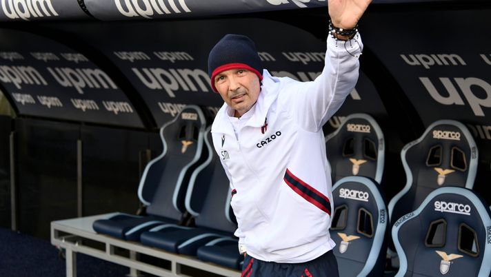 ROME, ITALY - AUGUST 14: Bologna FC head coach Sinisa Mihajlovic during the Serie A match between SS Lazio and Bologna FC at Stadio Olimpico on August 14, 2022 in Rome,Italy . (Photo by Marco Rosi - SS Lazio/Getty Images) Calcio in lutto, addio all’ex viola Mihajlovic: lottava da anni con la leucemia - immagine 1