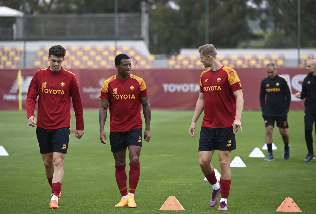 Roma, allenamento in vista del Bayer: ci sono Dybala e Wijnaldum – FOTO GALLERY - immagine 48