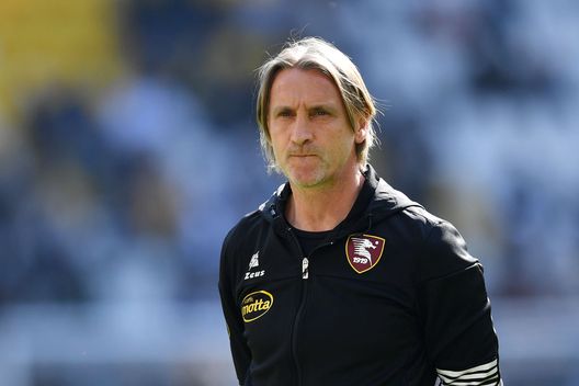 TURIN, ITALY - MARCH 20: Davide Nicola, Head Coach of Salernitana looks on during the Serie A match between Juventus and US Salernitana at Allianz Stadium on March 20, 2022 in Turin, Italy. (Photo by Valerio Pennicino/Getty Images) TURIN, ITALY - MARCH 20: Davide Nicola, Head Coach of Salernitana looks on during the Serie A match between Juventus and US Salernitana at Allianz Stadium on March 20, 2022 in Turin, Italy. (Photo by Valerio Pennicino/Getty Images)
