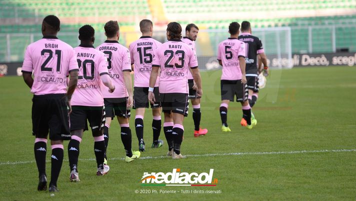 Palermo-Catanzaro, tra tabù da sfatare e punti da conquistare: la ricetta di Boscaglia per battere Calabro  Palermo-Catanzaro, tra tabù da sfatare e punti da conquistare: la ricetta di Boscaglia per battere Calabro