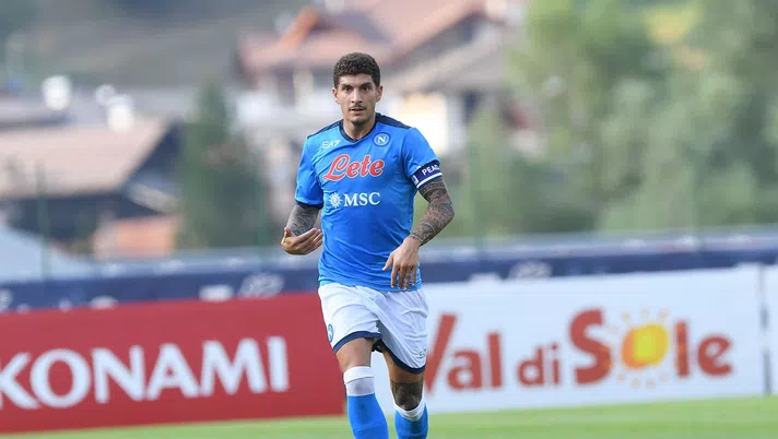 La storia di Di Lorenzo: “Dai panini e i treni alla fascia da capitano del Napoli” - immagine 1