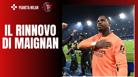 Napoli Milan, Maignan festeggia con i tifosi (getty images) Mike Maignan, portiere del Milan