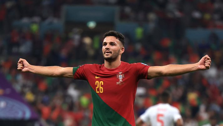 LUSAIL CITY, QATAR - DECEMBER 06: Goncalo Ramos of Portugal celebrates after scoring the team's fifth goal and their hat trick during the FIFA World Cup Qatar 2022 Round of 16 match between Portugal and Switzerland at Lusail Stadium on December 06, 2022 in Lusail City, Qatar. (Photo by Buda Mendes/Getty Images) PORTOGALLO AI QUARTI