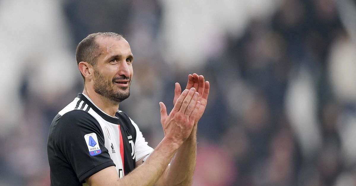 Juventus Si Ferma Ancora Chiellini Il Difensore Esce Al 30′ Durante