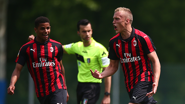 4 maggio 2019, Primavera 1 TIM: Tommaso Merletti esulta per il suo gol in Milan-Empoli 1-1 (credits: acmilan.com) 4 maggio 2019, Primavera 1 TIM: Tommaso Merletti esulta per il suo gol in Milan-Empoli 1-1 (credits: acmilan.com)