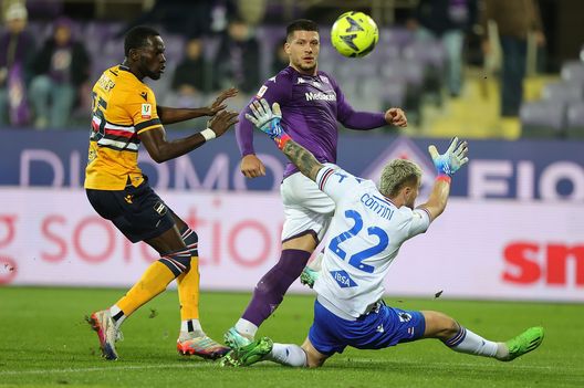 FLORENCE, ITALY - JANUARY 12: Luka Jovic of ACF Fiorentina in action during the Coppa Italia match between ACF Fiorentina and UC Sampdoria at Stadio Artemio Franchi on January 12, 2023 in Florence, Italy. (Photo by Gabriele Maltinti/Getty Images) Jovic, addio alla Fiorentina? Intanto piacciono Belotti, Shomurodov e non solo- immagine 2