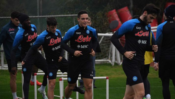 Seduta pomeridiana verso il Villarreal. Demme in gruppo, personalizzato per Rrahmani e Sirigu Seduta pomeridiana verso il Villarreal. Demme in gruppo, personalizzato per Rrahmani e Sirigu - immagine 1