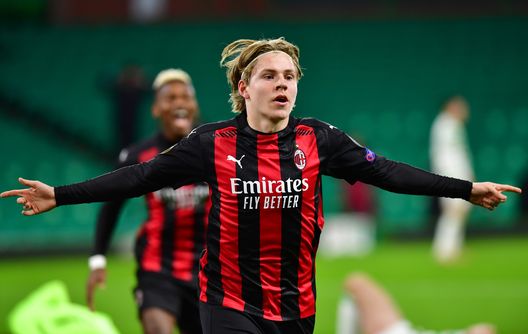 GLASGOW, SCOTLAND - OCTOBER 22: Jens Petter Hauge of AC Milan celebrates after scoring his sides third goal during the UEFA Europa League Group H stage match between Celtic and AC Milan at Celtic Park on October 22, 2020 in Glasgow, Scotland. Sporting stadiums around the UK remain under strict restrictions due to the Coronavirus Pandemic as Government social distancing laws prohibit fans inside venues resulting in games being played behind closed doors. (Photo by Mark Runnacles/Getty Images) GLASGOW, SCOTLAND - OCTOBER 22: Jens Petter Hauge of AC Milan celebrates after scoring his sides third goal during the UEFA Europa League Group H stage match between Celtic and AC Milan at Celtic Park on October 22, 2020 in Glasgow, Scotland. Sporting stadiums around the UK remain under strict restrictions due to the Coronavirus Pandemic as Government social distancing laws prohibit fans inside venues resulting in games being played behind closed doors. (Photo by Mark Runnacles/Getty Images)