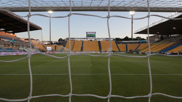 PARMA, ITALY - JUNE 28: A general view inside the empty stadium, fans cannot attend the match due to the medical emergency Covid-19 (Coronavirus) prior to the Serie A match between Parma Calcio and Bologna FC at Stadio Ennio Tardini on July 12, 2020 in Parma, Italy. (Photo by Emilio Andreoli/Getty Images) PARMA, ITALY - JUNE 28: A general view inside the empty stadium, fans cannot attend the match due to the medical emergency Covid-19 (Coronavirus) prior to the Serie A match between Parma Calcio and Bologna FC at Stadio Ennio Tardini on July 12, 2020 in Parma, Italy. (Photo by Emilio Andreoli/Getty Images)