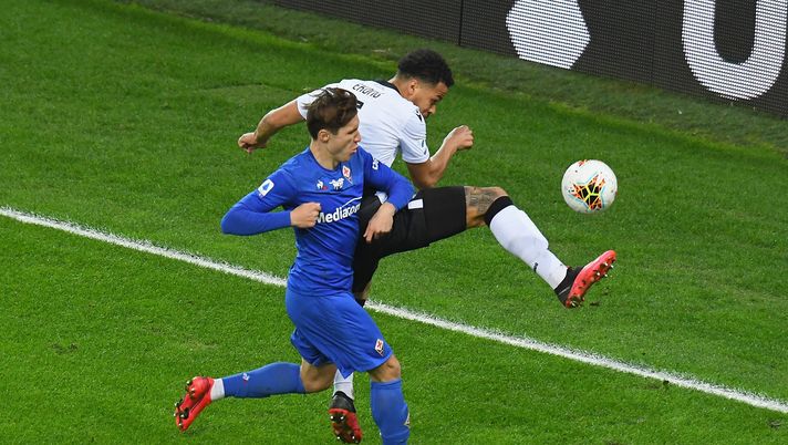 UDINE, ITALY - MARCH 08: Federico Chiesa of Fiorentina ACF competes for the ball with William Ekong of Udinese Calcio during the Serie A match between Udinese Calcio and ACF Fiorentina at Stadio Friuli on March 8, 2020 in Udine, Italy. (Photo by Alessandro Sabattini/Getty Images) UDINE, ITALY - MARCH 08: Federico Chiesa of Fiorentina ACF competes for the ball with William Ekong of Udinese Calcio during the Serie A match between Udinese Calcio and ACF Fiorentina at Stadio Friuli on March 8, 2020 in Udine, Italy. (Photo by Alessandro Sabattini/Getty Images)