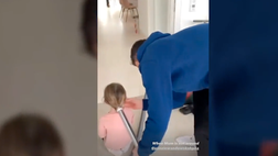 VIDEO / Lewandowski, ma dai! Ecco come lega i capelli alla figlia…