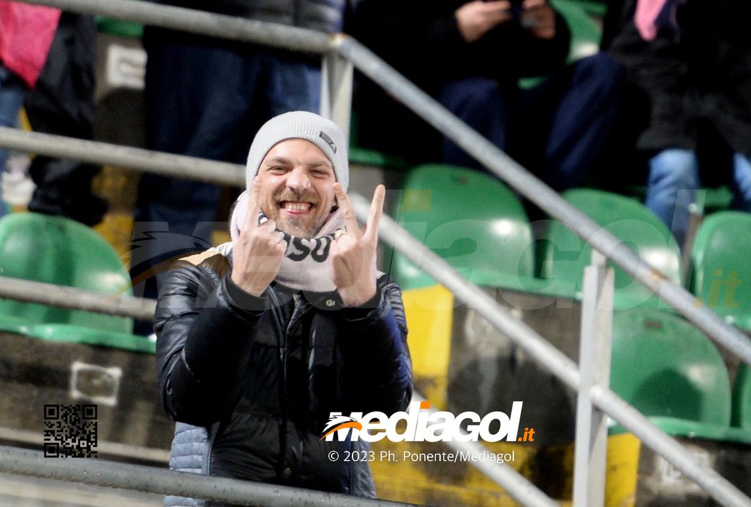 FOTOTIFO Palermo-Ternana 0-0, gli scatti ai tifosi al “Renzo Barbera” (Gallery) - immagine 22
