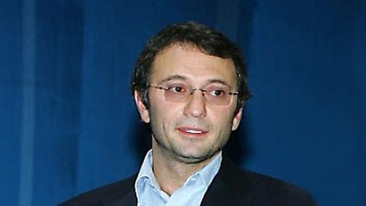 R.Carlos: “Kerimov , se vuole, può comprare chiunque. Messi compreso…” - immagine 1