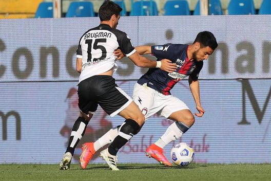 Serie A, Parma-Crotone 3-4: la doppietta di Simy regala i 3 punti ai rossoblu- immagine 2