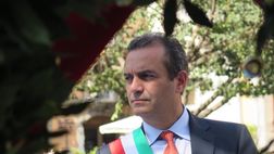 Napoli, che attacco del sindaco alla Juve: “Furti di Stato o di calcio. Abbatteremo i poteri corrotti”