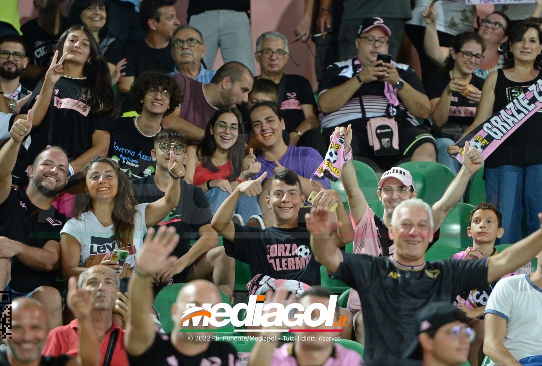 FOTOTIFO, Palermo-Ascoli 2-3: i tifosi allo stadio “Renzo Barbera” (Gallery) - immagine 78