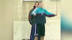 VIDEO Stoichkov, l’ex Pallone d’oro compie 55 anni: riguarda lo sketch con Johann Cruijff e il disastroso salto con la corda!