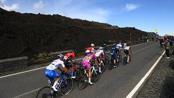 Giro d’Italia, l’Etna al tedesco Kämna la maglia rosa allo spagnolo Lopez