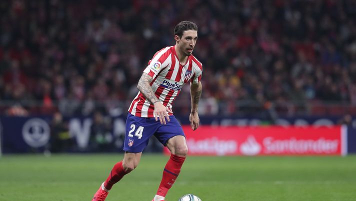 MADRID, SPAIN - FEBRUARY 23: Sime Vrsaljko of Atletico de Madrid controls the ball during the Liga match between Club Atletico de Madrid and Villarreal CF at Wanda Metropolitano on February 23, 2020 in Madrid, Spain. (Photo by Gonzalo Arroyo Moreno/Getty Images)  MADRID, SPAIN - FEBRUARY 23: Sime Vrsaljko of Atletico de Madrid controls the ball during the Liga match between Club Atletico de Madrid and Villarreal CF at Wanda Metropolitano on February 23, 2020 in Madrid, Spain. (Photo by Gonzalo Arroyo Moreno/Getty Images)