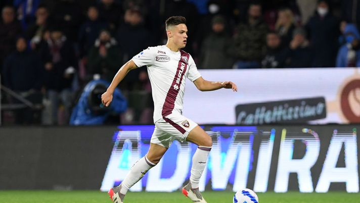 SALERNO, ITALY - APRIL 02: Samuele Ricci of Torino FC during the Serie A match between US Salernitana and Torino FC at Stadio Arechi on April 02, 2022 in Salerno, Italy. (Photo by Francesco Pecoraro/Getty Images) Torino, cambio forzato per Juric: si ferma Ricci nel riscaldamento, gioca Seck - immagine 1